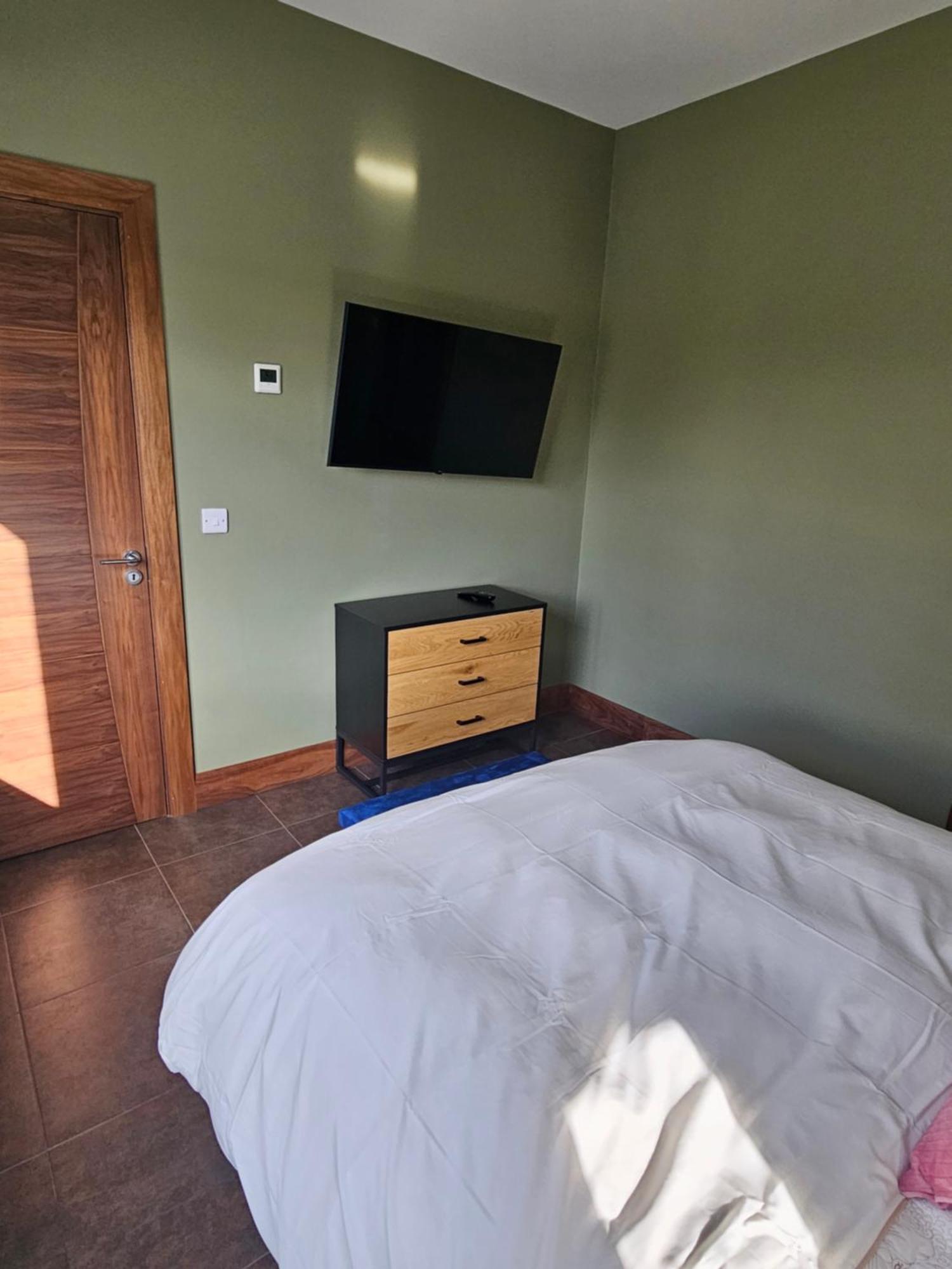 Suaimhneas Guest House Лехинч Екстериор снимка