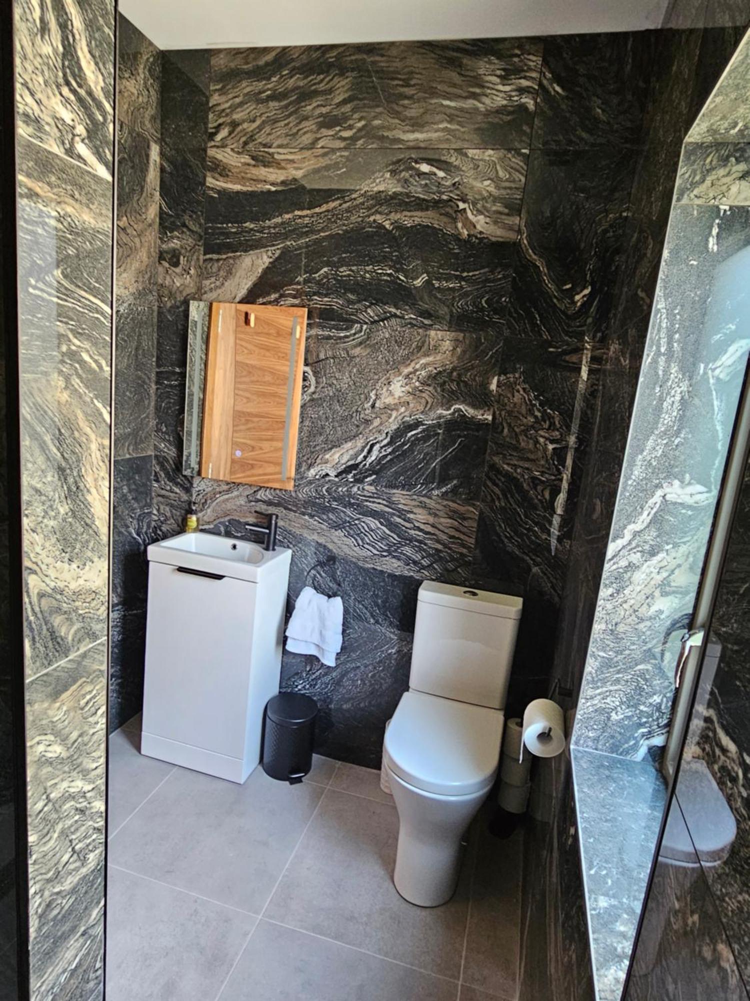 Suaimhneas Guest House Лехинч Екстериор снимка