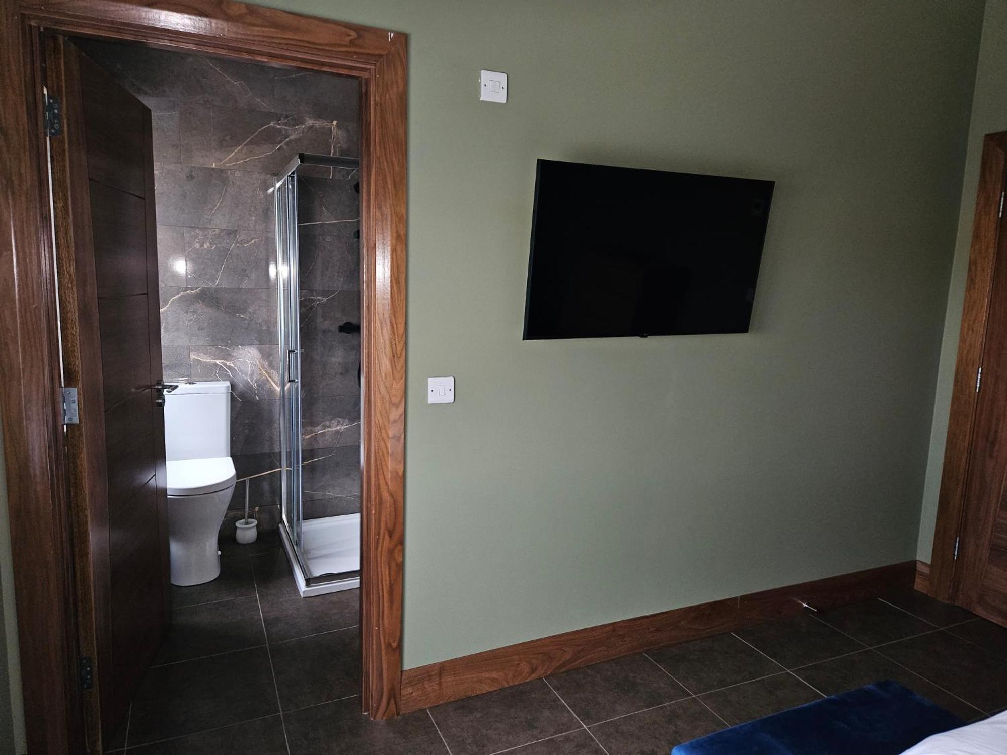Suaimhneas Guest House Лехинч Екстериор снимка
