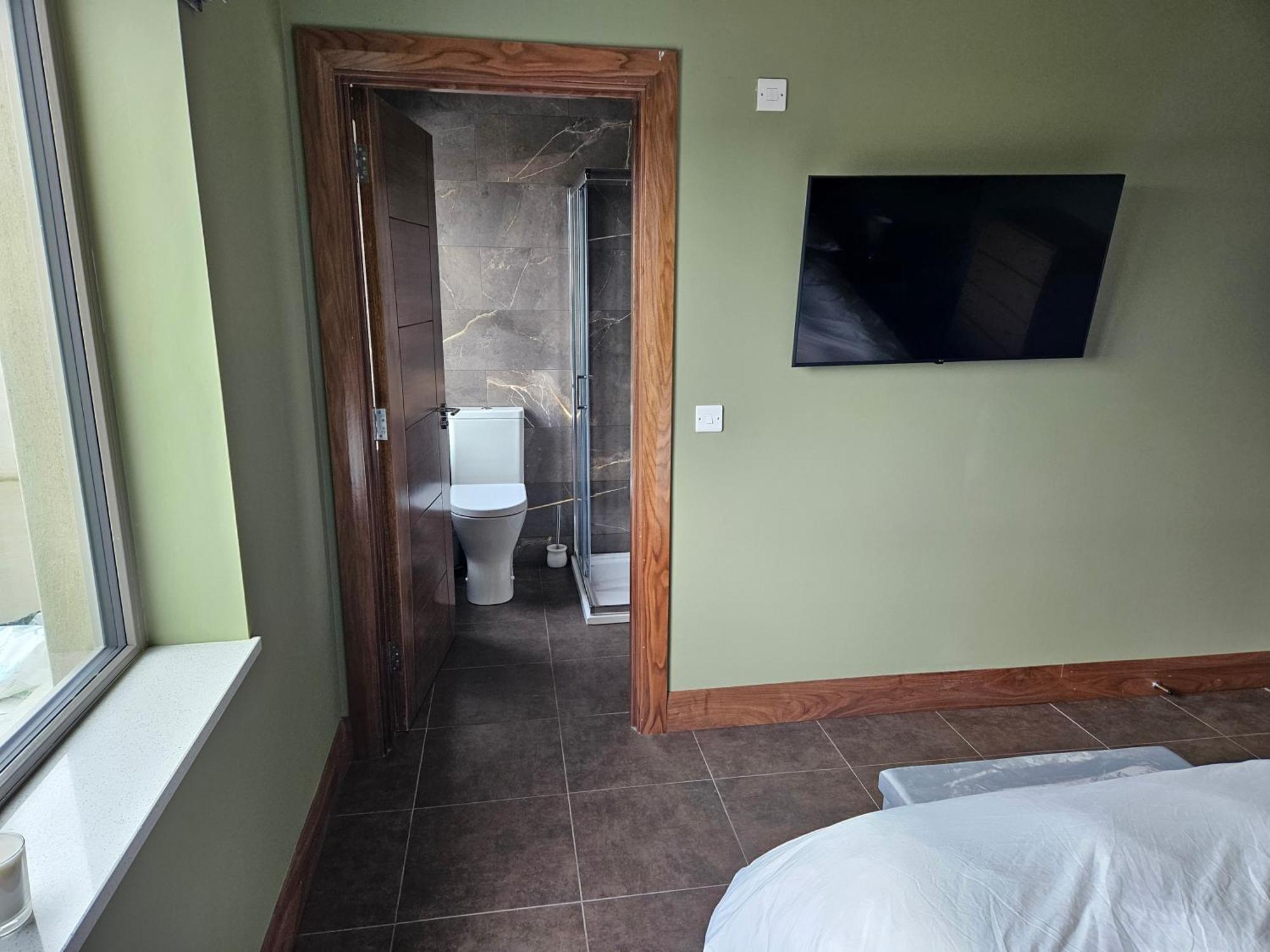 Suaimhneas Guest House Лехинч Екстериор снимка